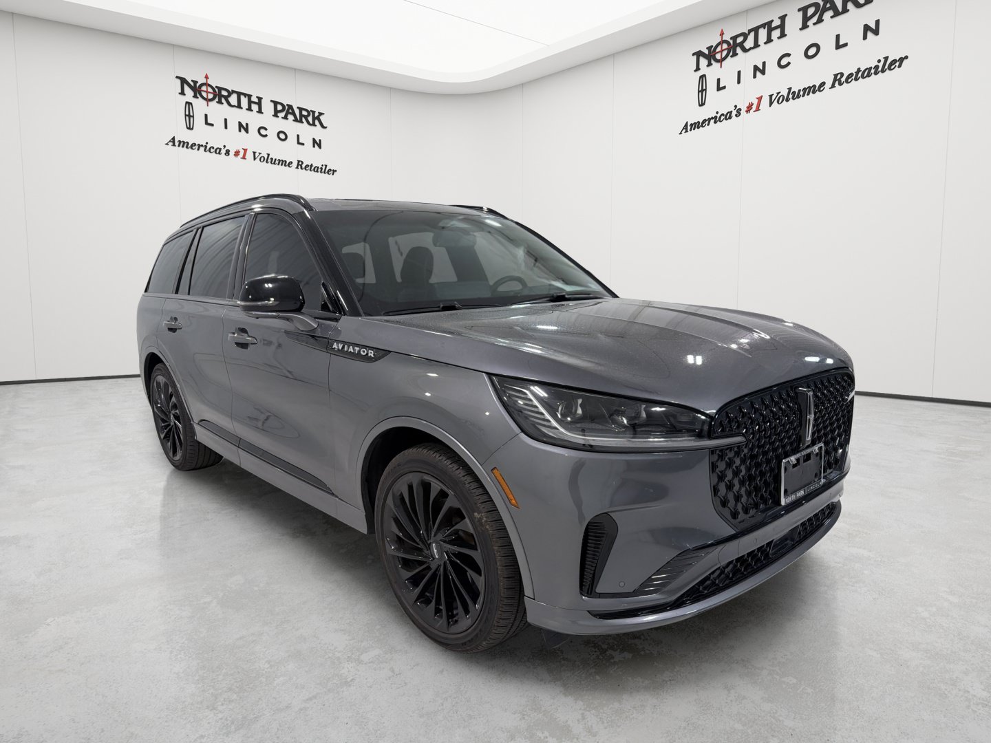 Used 2025 Lincoln Aviator Reserve w/ Jet Appearance Package RWD image 7