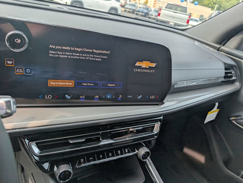 New 2027 Chevrolet Traverse LT w/ Sun and Wheel Package AWD/4WD image 19