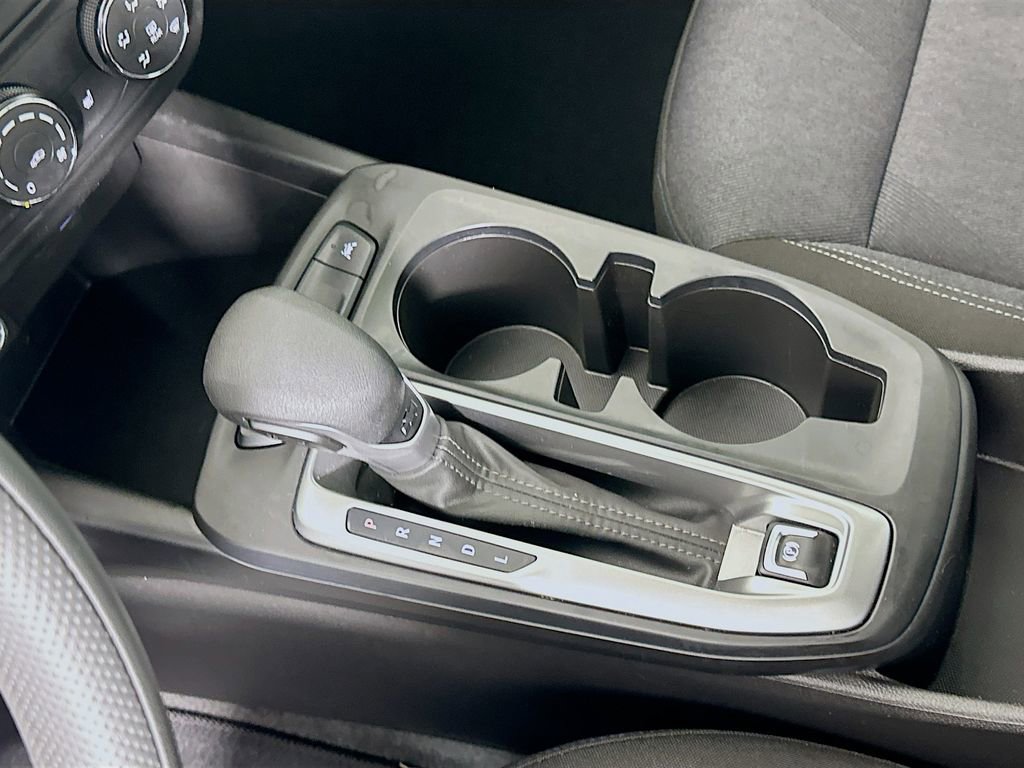 Used 2025 Chevrolet Trax LS w/ LS Convenience Package image 16