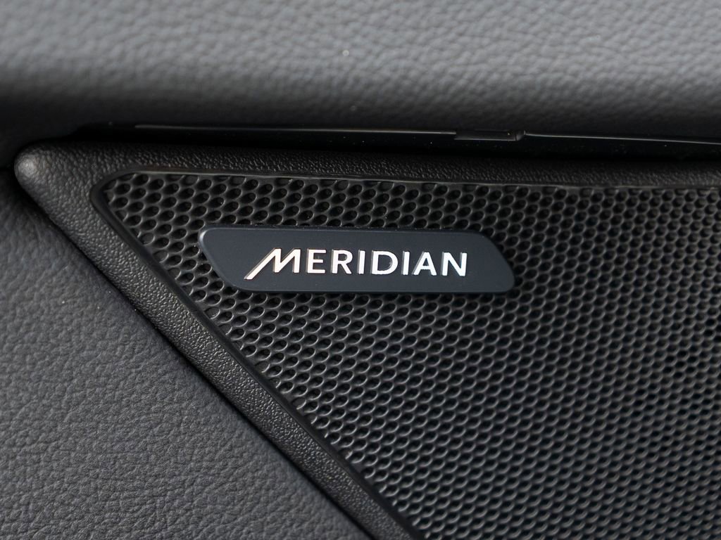 Used 2017 Jaguar XF Premium image 23