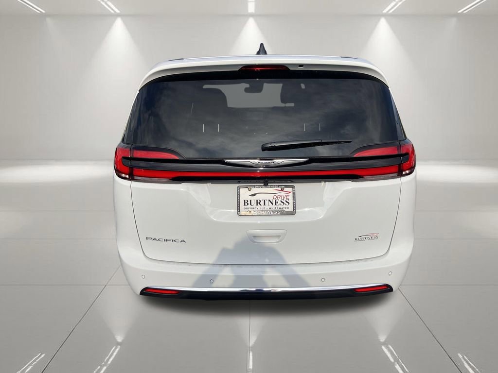 New 2026 Chrysler Pacifica Select image 8