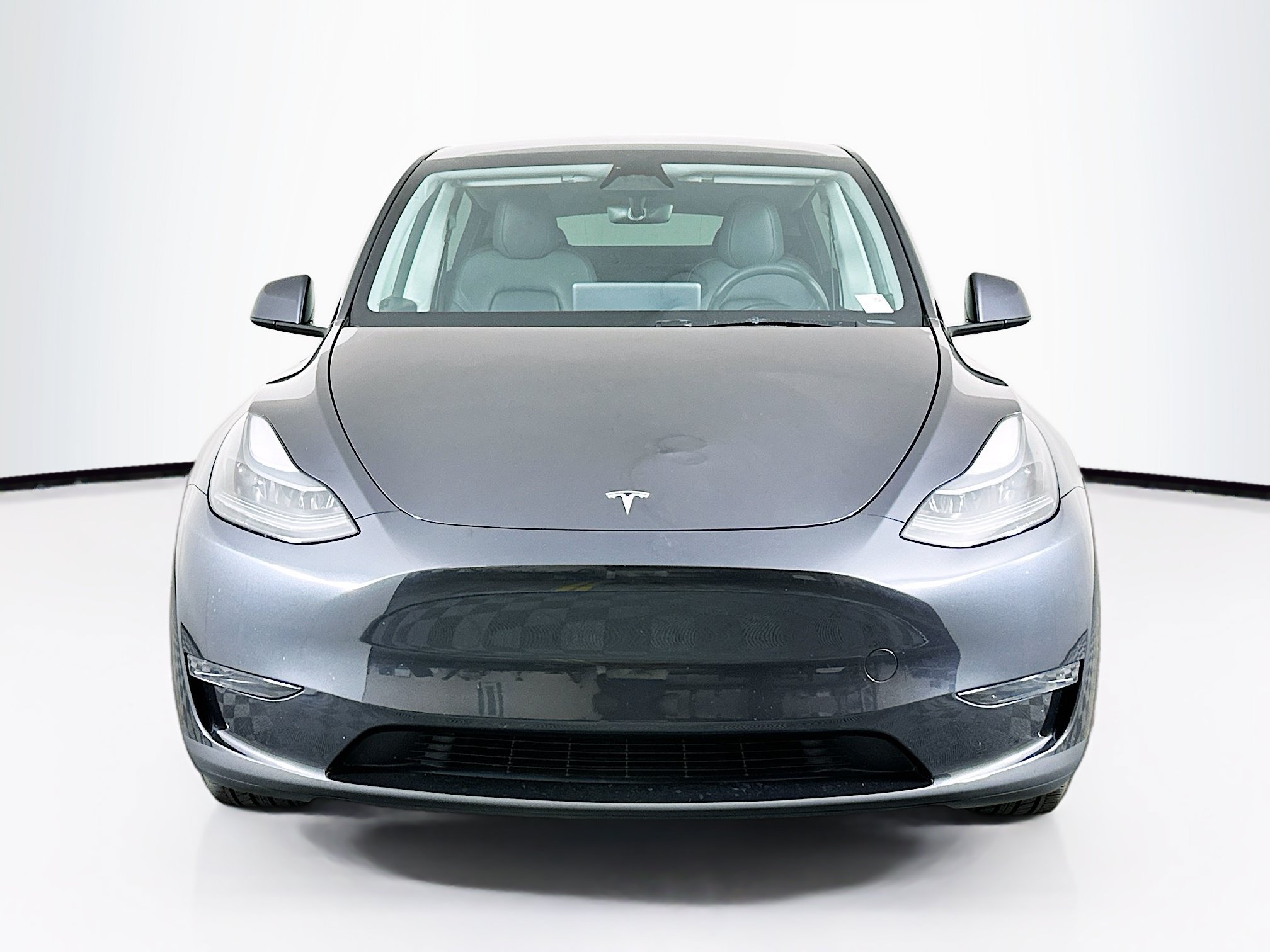 Used 2025 Tesla Model Y Long Range RWD image 2