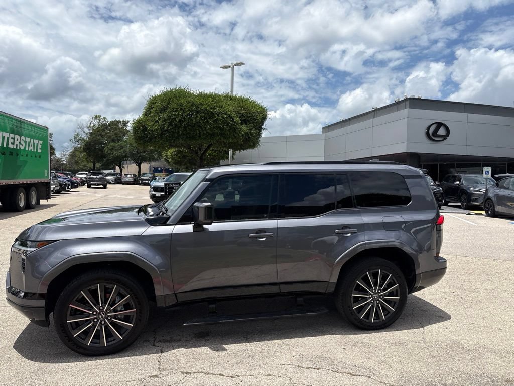 Certified 2025 Lexus GX 550 w/ Accessory Package (Z1) AWD/4WD image 2
