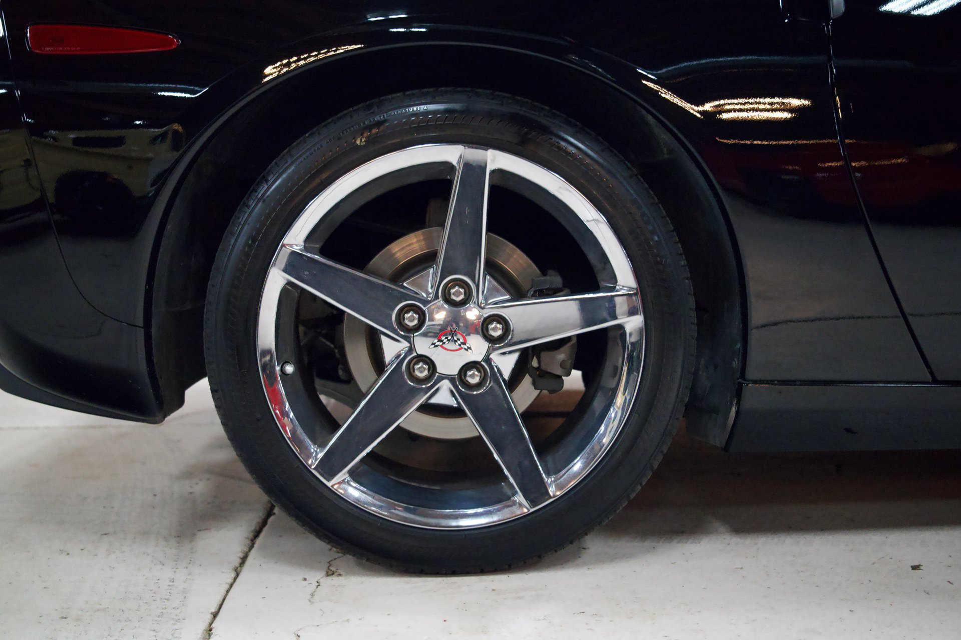 Used 2005 Chevrolet Corvette Convertible w/ Preferred Equipment Group RWD image 14
