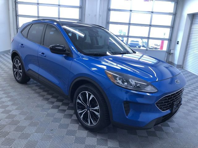 Used 2021 Ford Escape SE w/ SE Sport Appearance Package image 29
