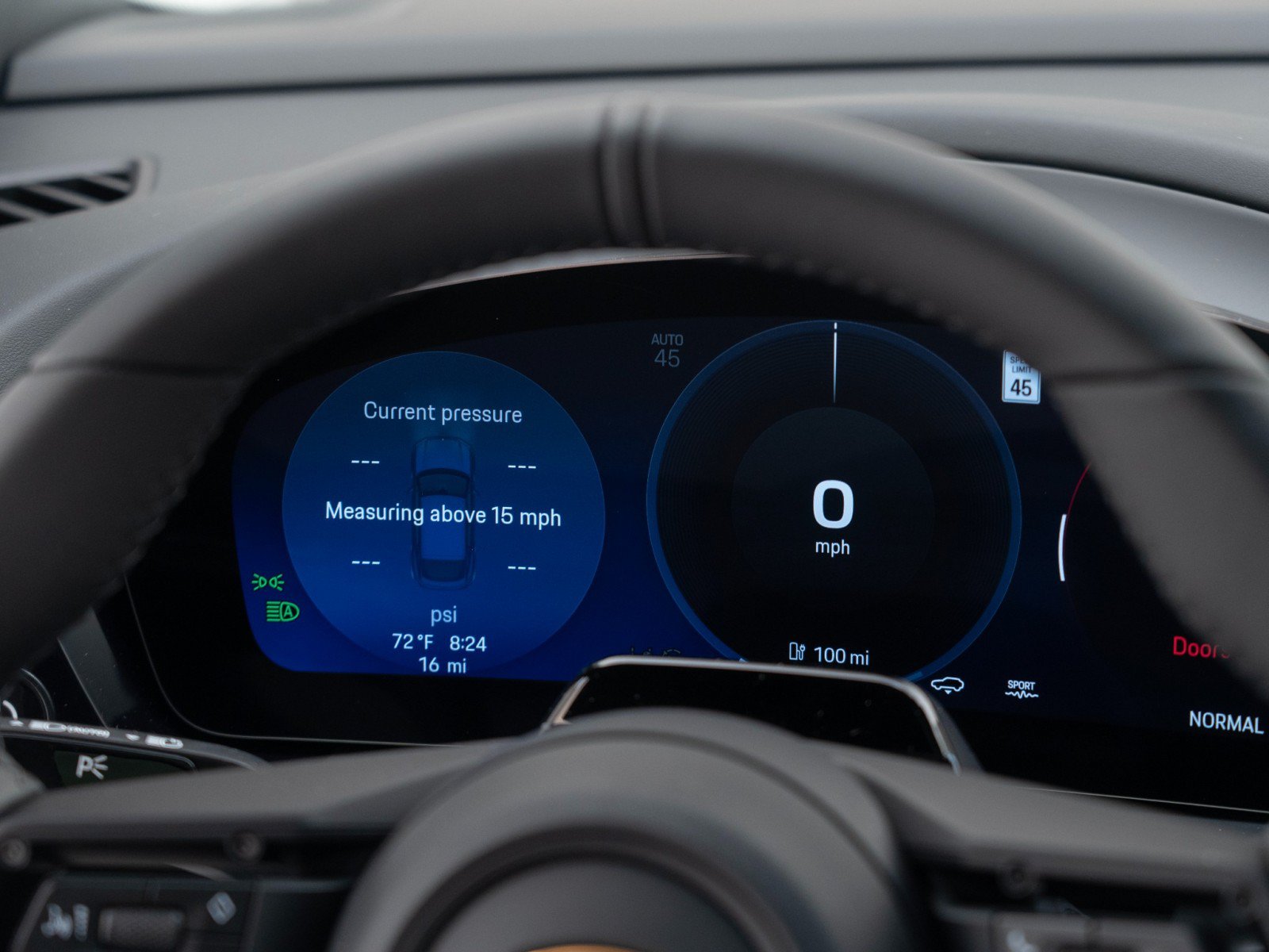 New 2026 Porsche Macan Electric RWD image 33