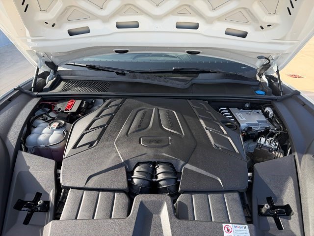 Used 2024 Porsche Cayenne S AWD/4WD image 19