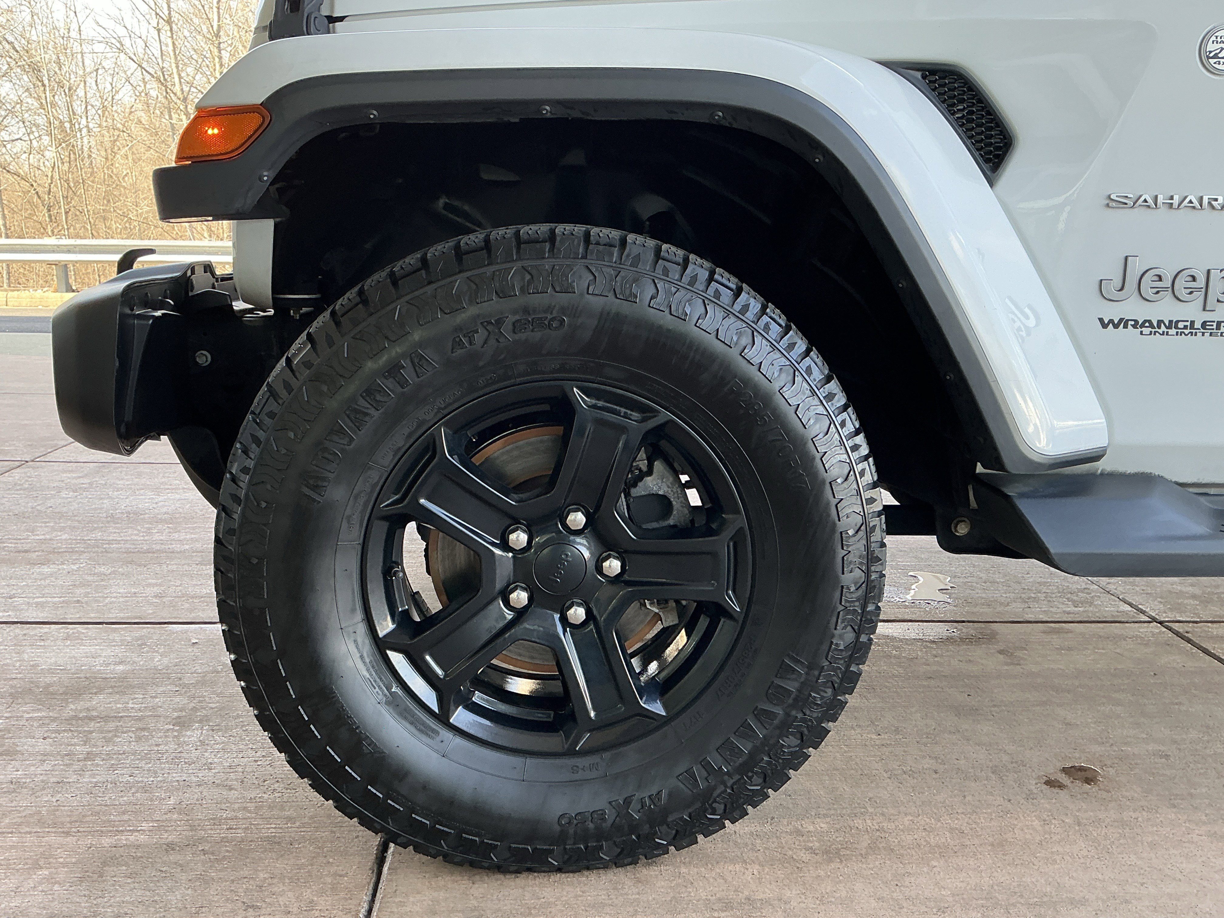 Used 2019 Jeep Wrangler Unlimited Sahara image 26