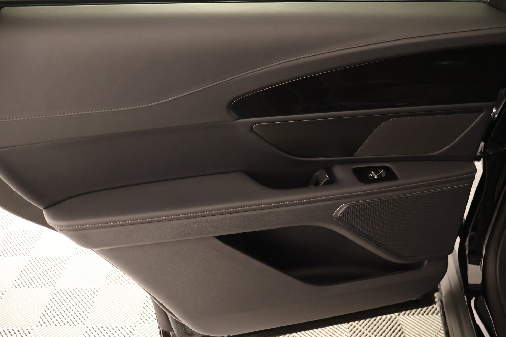 New 2026 Lincoln Nautilus Premier AWD/4WD image 17