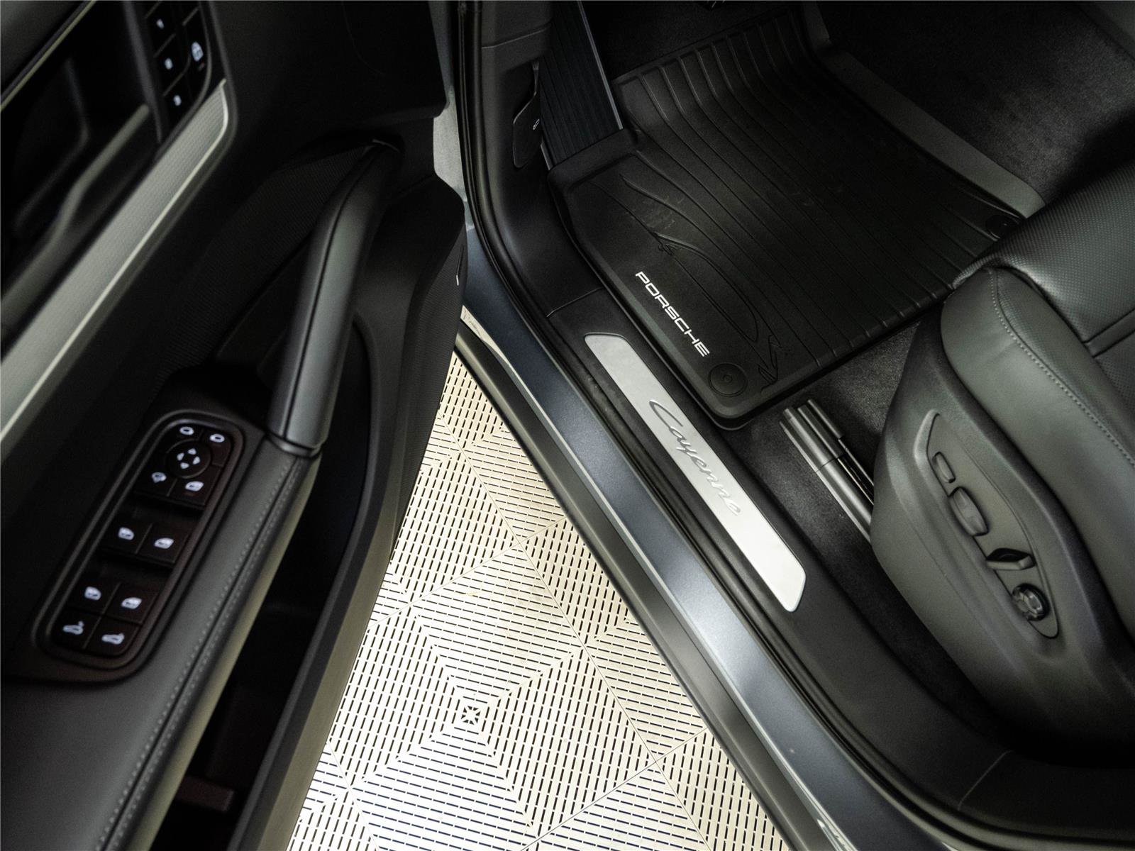 New 2026 Porsche Cayenne AWD/4WD image 8