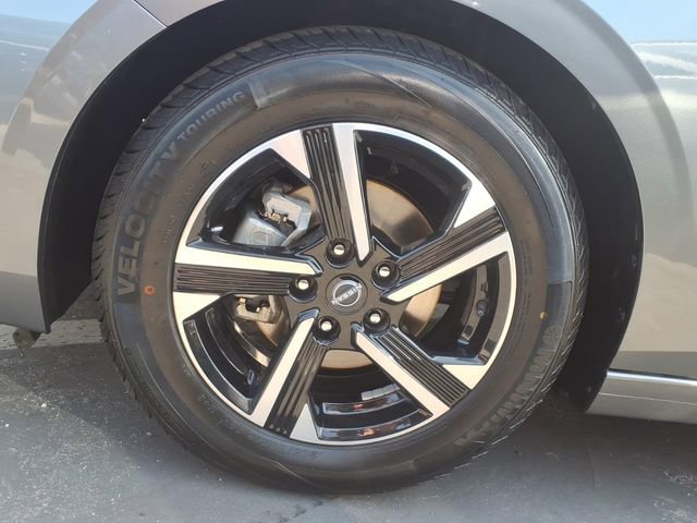 Used 2024 Nissan Sentra SV FWD image 7