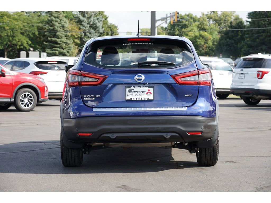 Used 2022 Nissan Rogue Sport S image 4