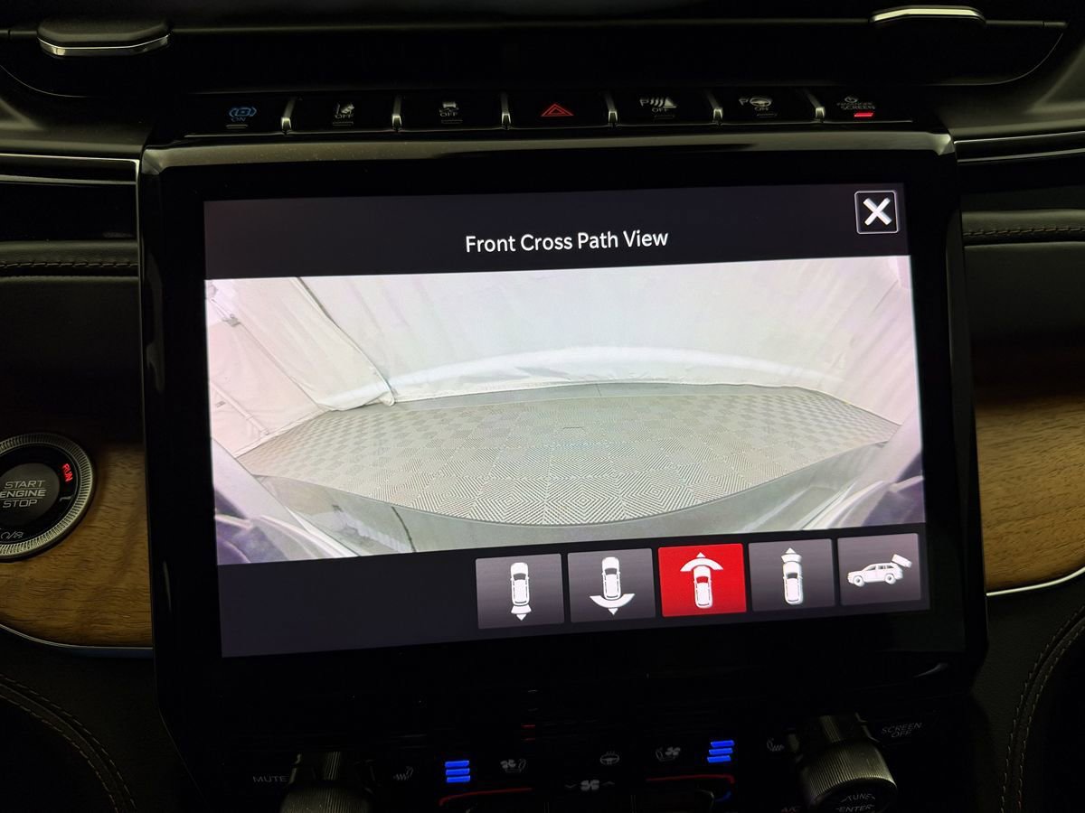 Used 2022 Jeep Grand Cherokee Summit AWD/4WD image 38