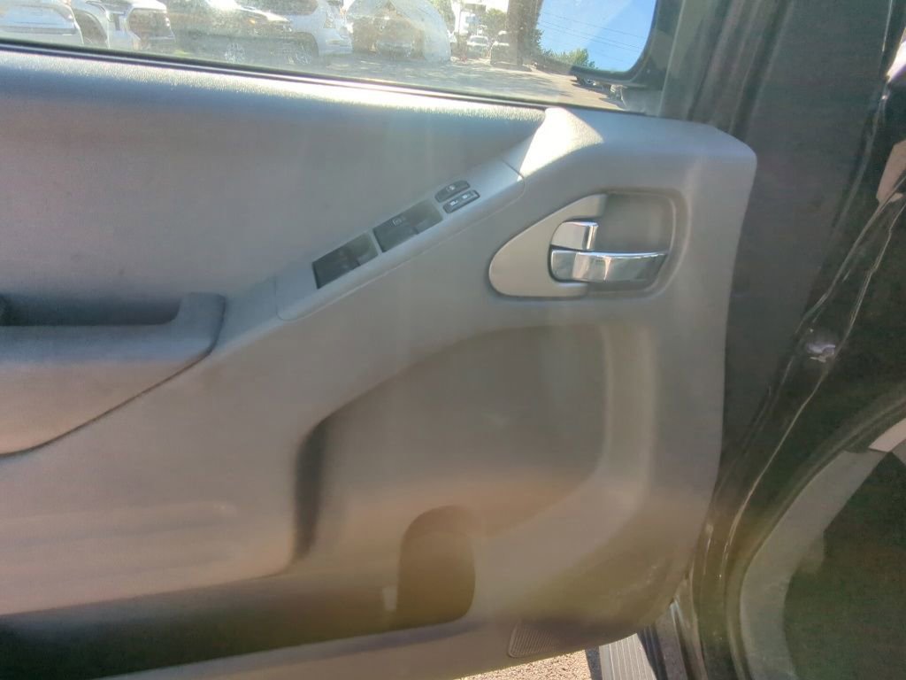 Used 2019 Nissan Frontier SV AWD/4WD image 8