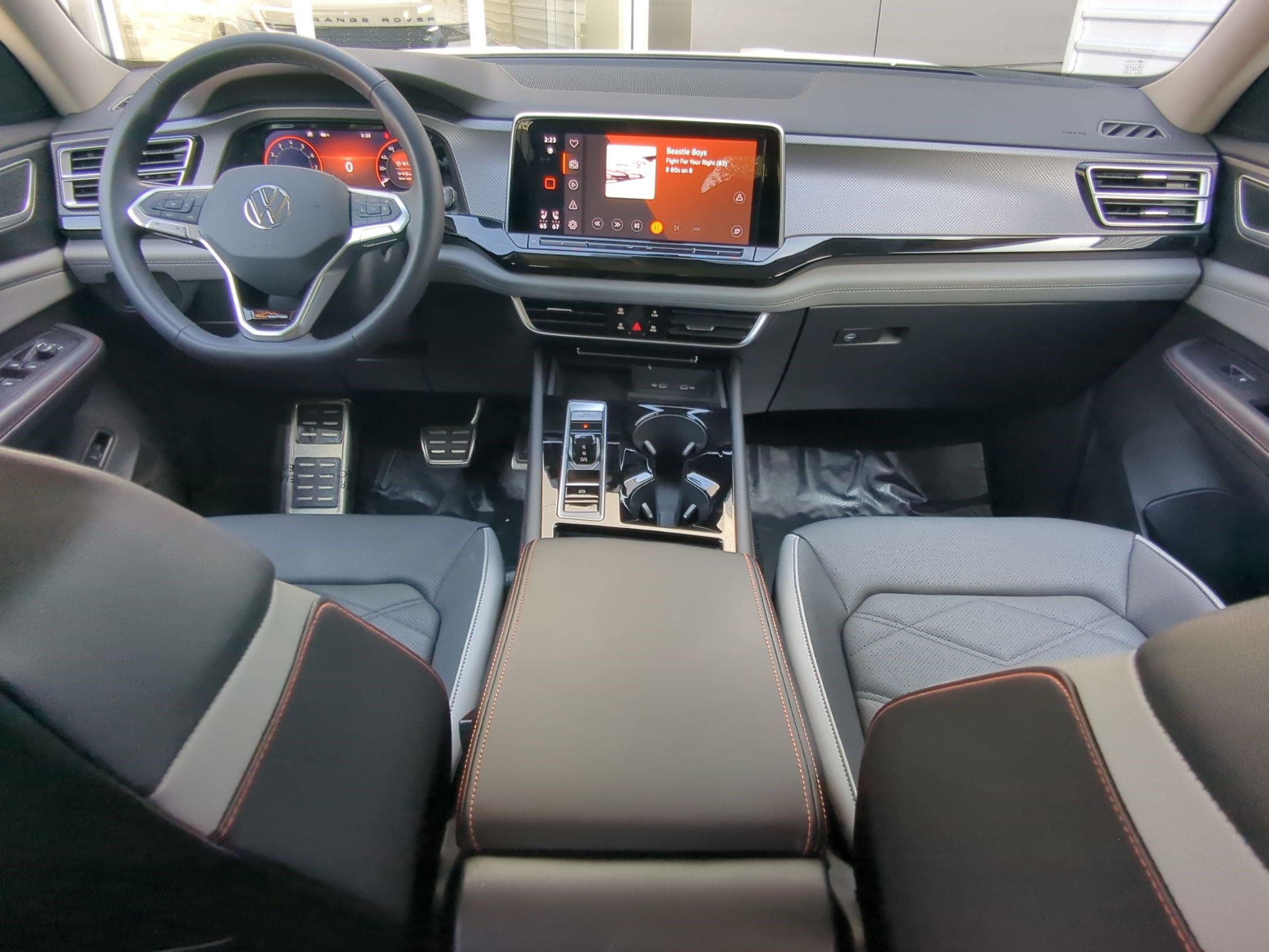 Used 2024 Volkswagen Atlas Peak Edition SE AWD/4WD image 27