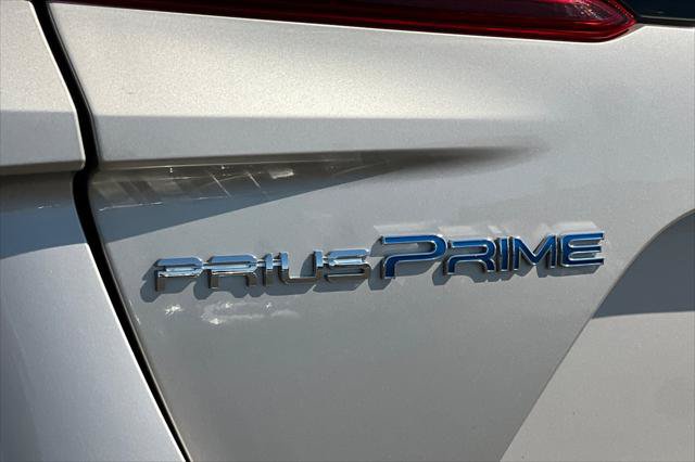 Certified 2018 Toyota Prius Prime Advanced FWD image 33