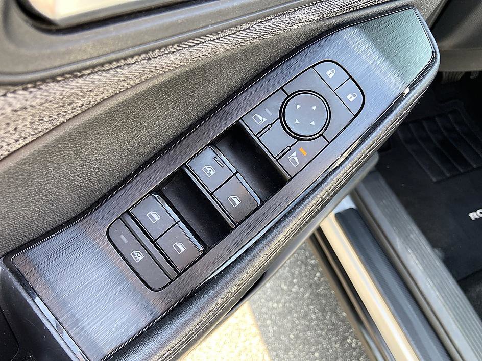 Used 2021 Nissan Rogue SV AWD/4WD image 10