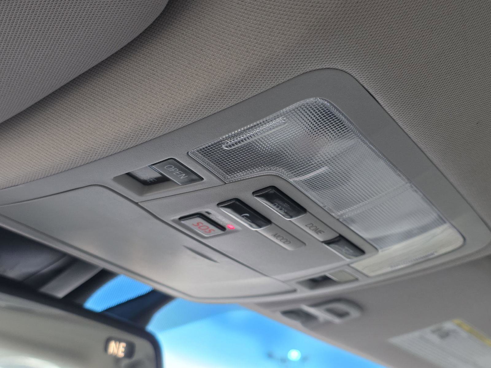 Used 2018 Toyota Avalon Limited image 28