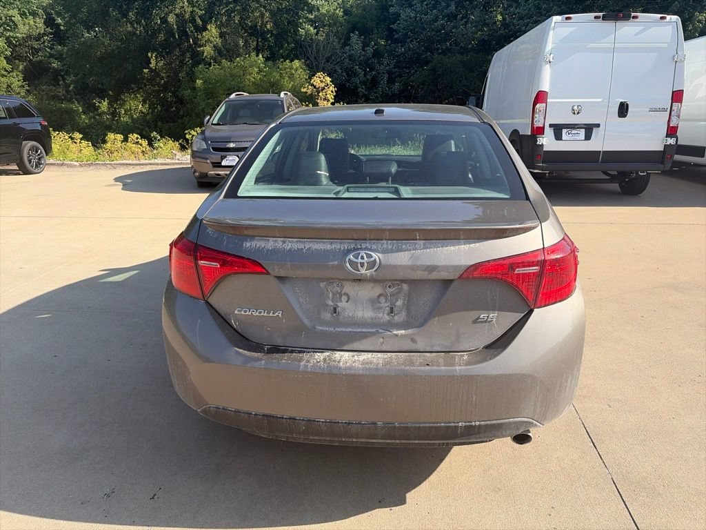Used 2017 Toyota Corolla SE w/ SE Premium Package FWD image 8
