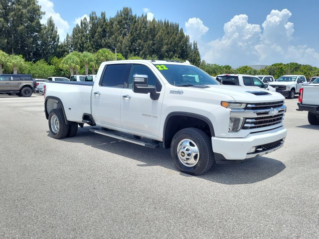 Used 2022 Chevrolet Silverado 3500 High Country w/ Technology Package AWD/4WD image 34