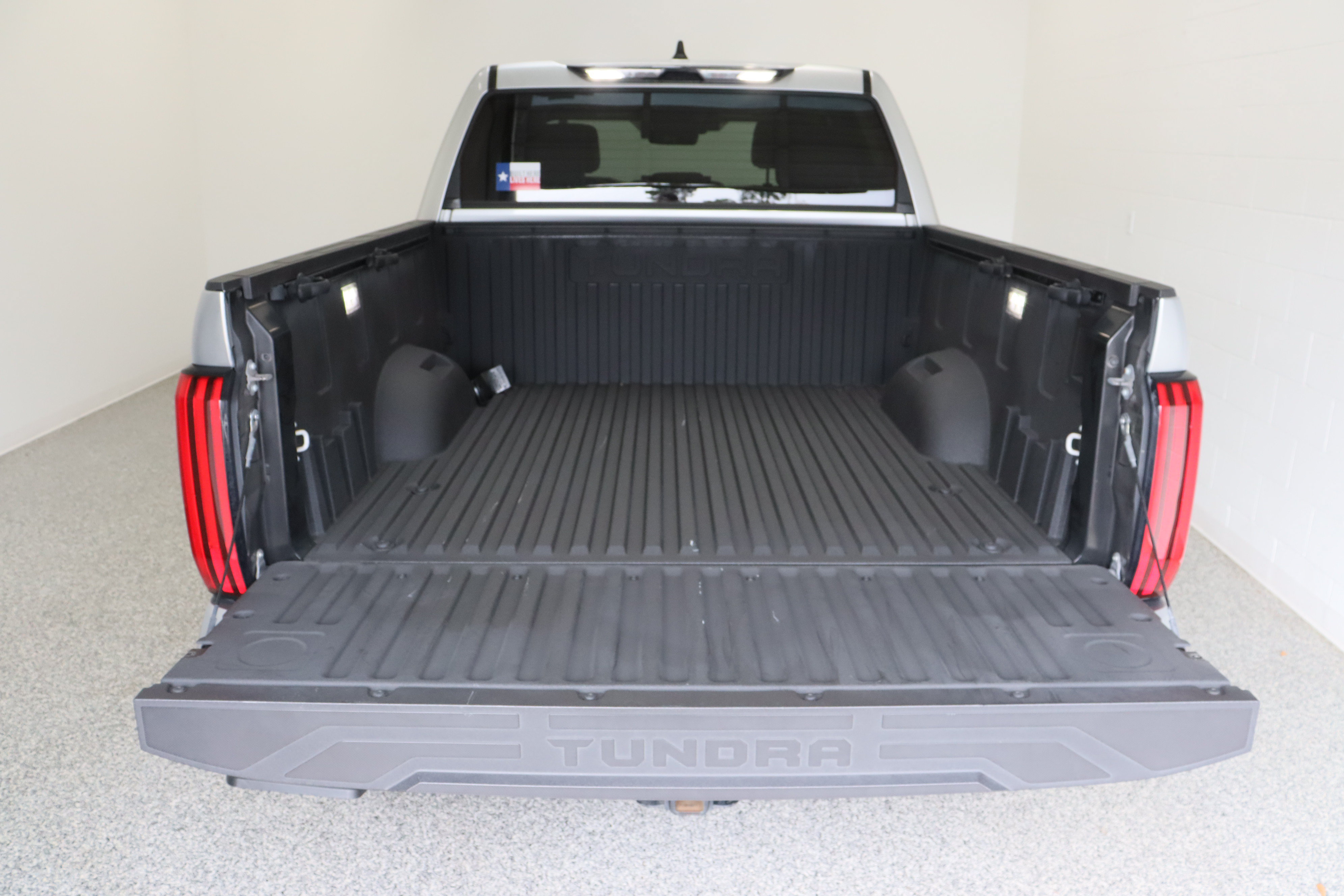 Used 2024 Toyota Tundra Limited w/ Power Package AWD/4WD image 34
