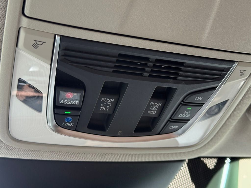 Used 2024 Acura MDX FWD w/ Technology Package image 35