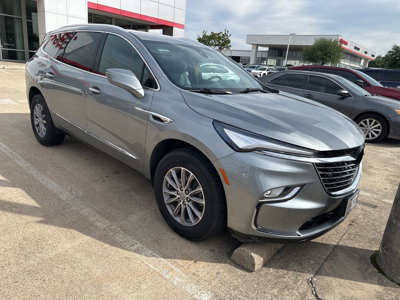 Used 2023 Buick Enclave Essence w/ Trailering Package, 5000 lbs. FWD image 2