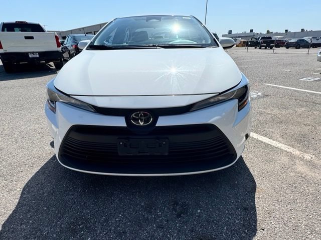 Used 2025 Toyota Corolla LE FWD image 8