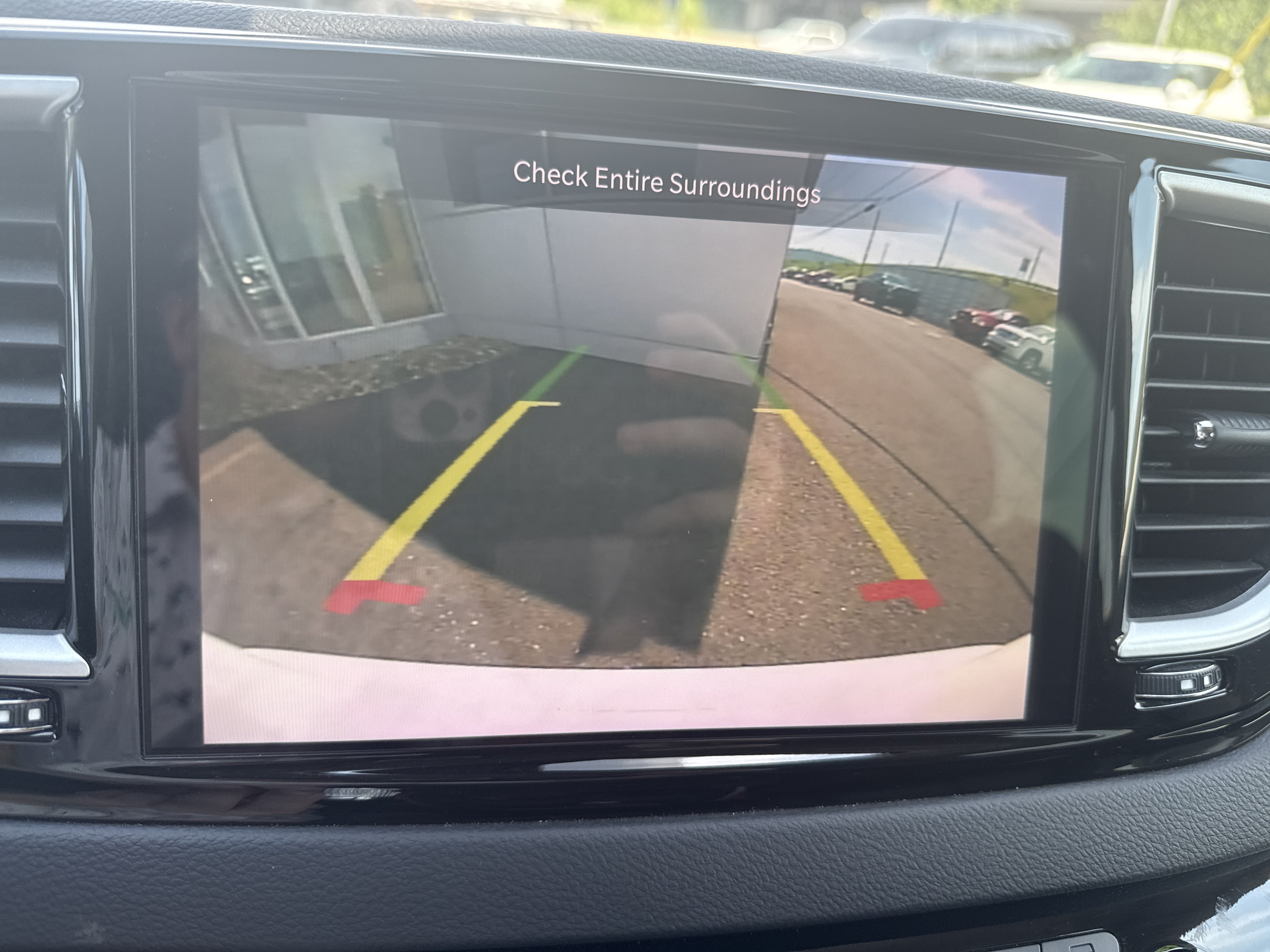 Used 2024 Chrysler Pacifica Touring-L FWD image 25