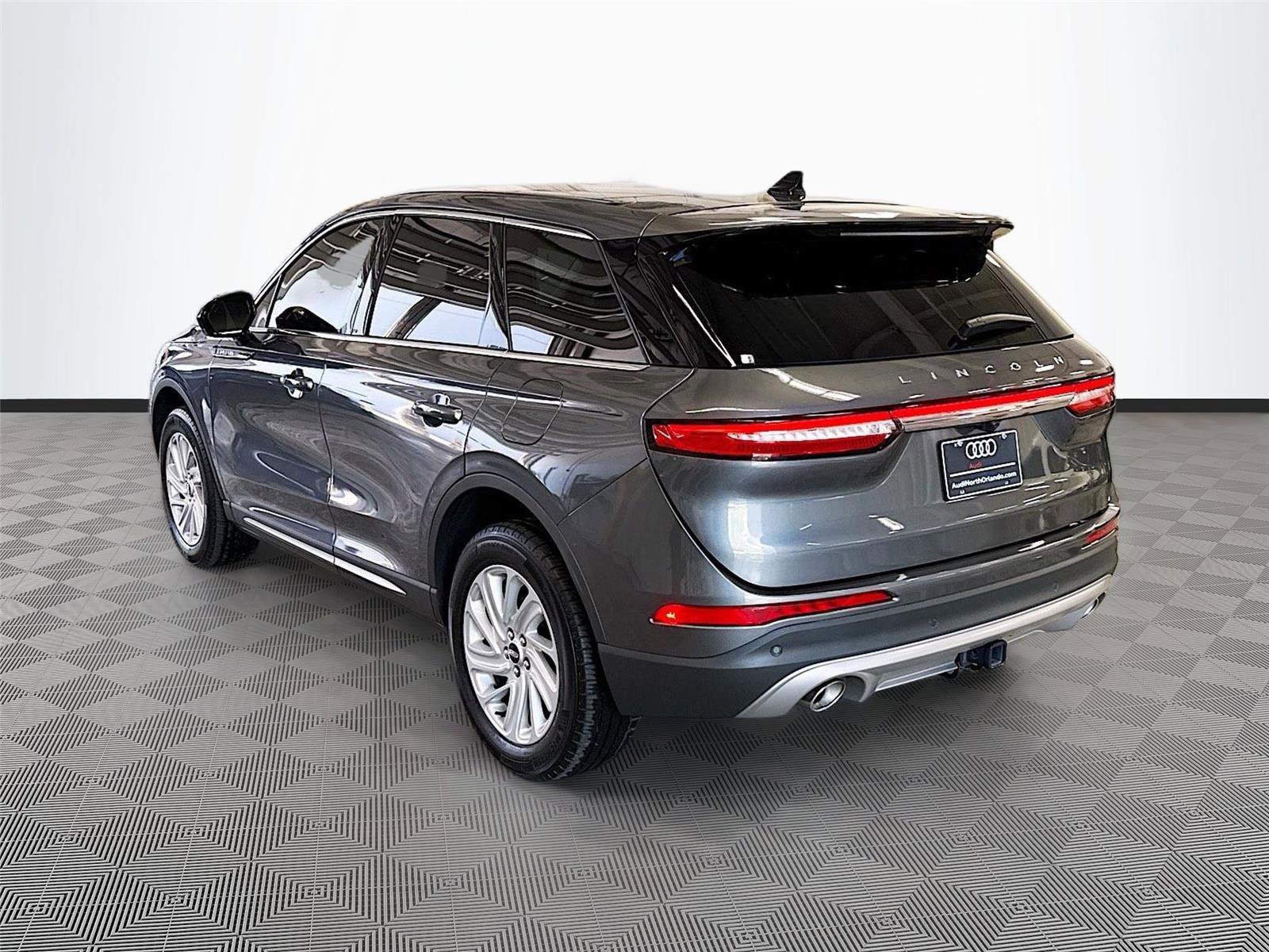 Used 2023 Lincoln Corsair AWD w/ Towing Package image 5