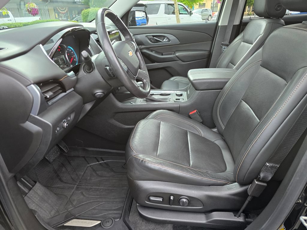 Used 2019 Chevrolet Traverse Premier w/ Redline Edition FWD image 27