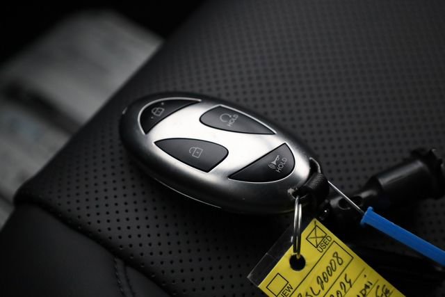 Certified 2025 Hyundai Santa Fe SEL image 29