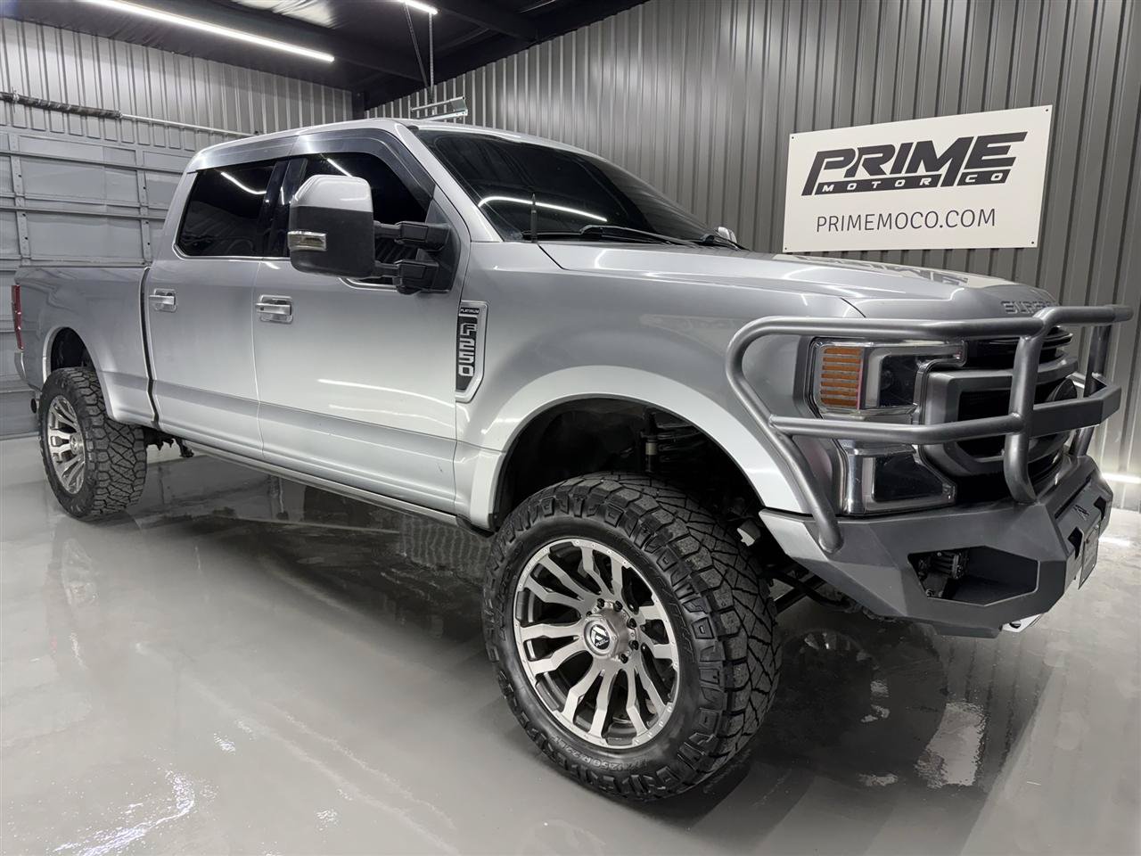 Used 2022 Ford F250 Platinum w/ FX4 Off-Road Package AWD/4WD image 2