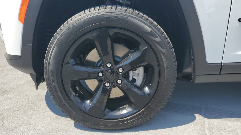 New 2025 Jeep Grand Cherokee L Limited w/ Black Appearance Package image 6