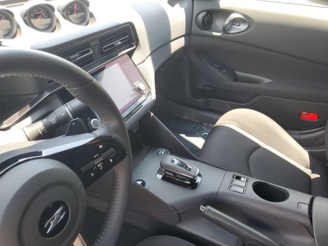 Certified 2025 Nissan Z Performance w/ Floor Mat Package RWD image 16