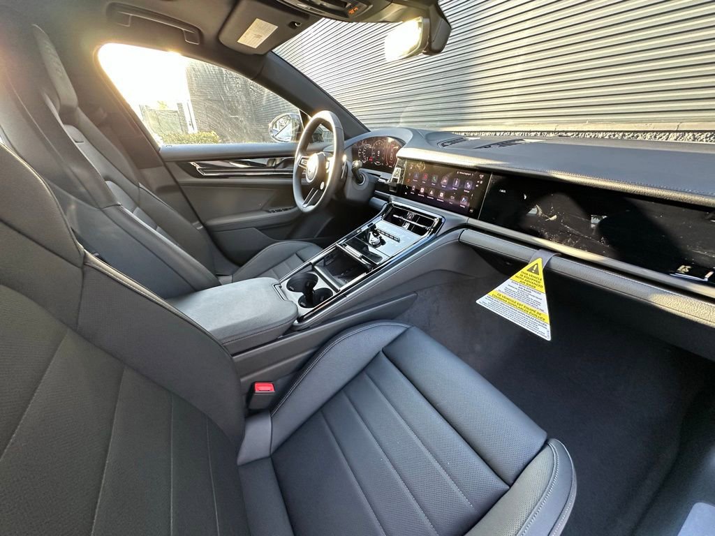 Used 2026 Porsche Panamera image 39