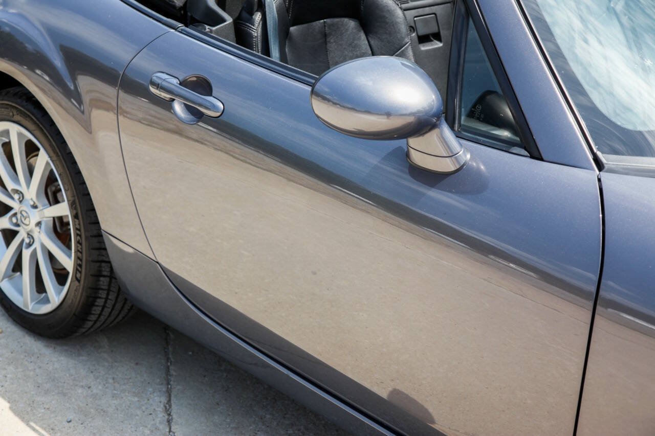 Used 2006 MAZDA MX-5 Miata Grand Touring w/ Premium Pkg RWD image 24
