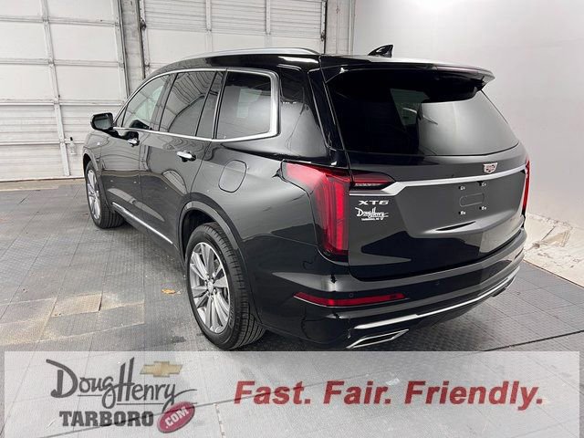 Used 2025 Cadillac XT6 Premium Luxury image 6