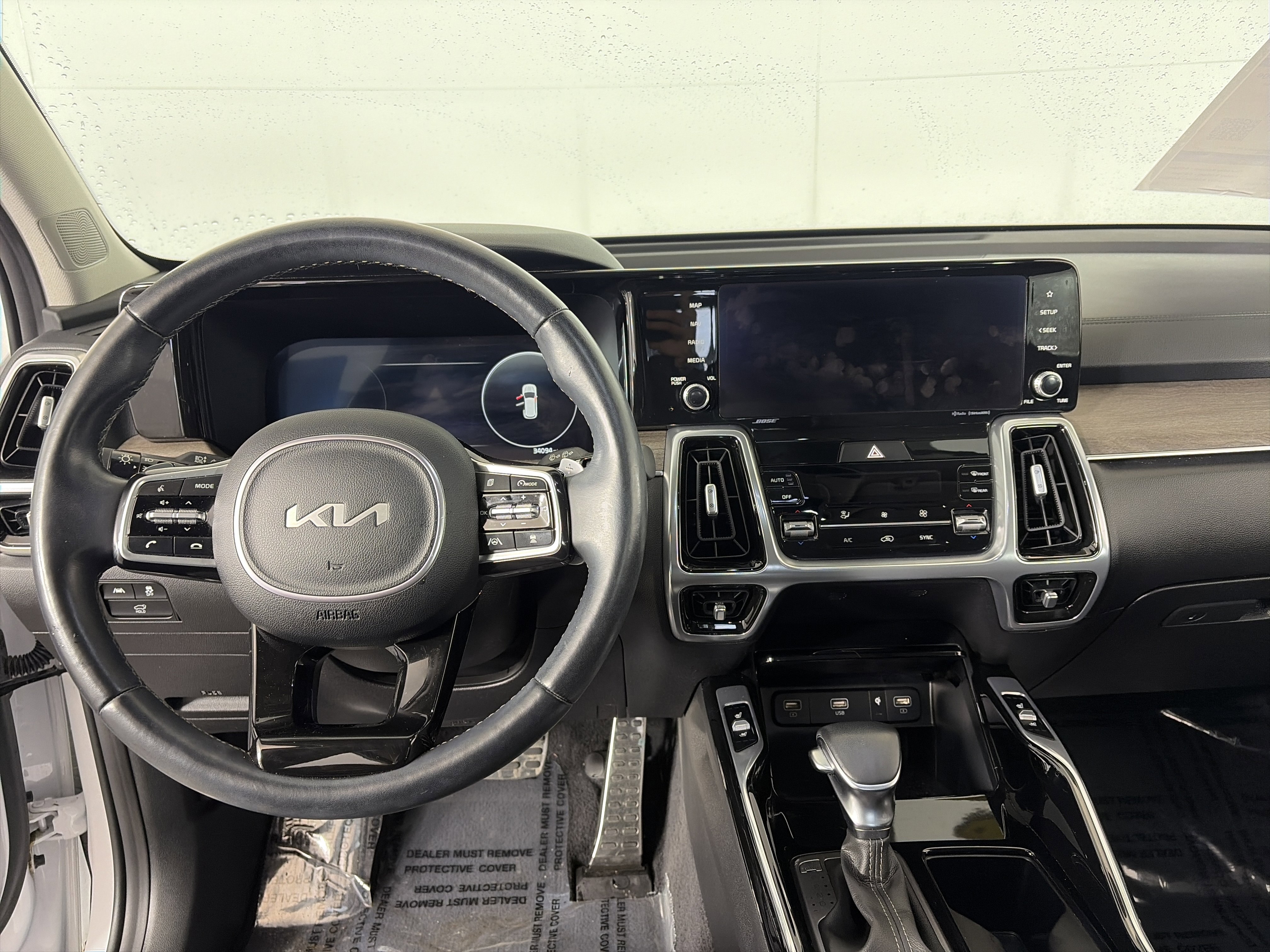 Used 2023 Kia Sorento SX Prestige image 3