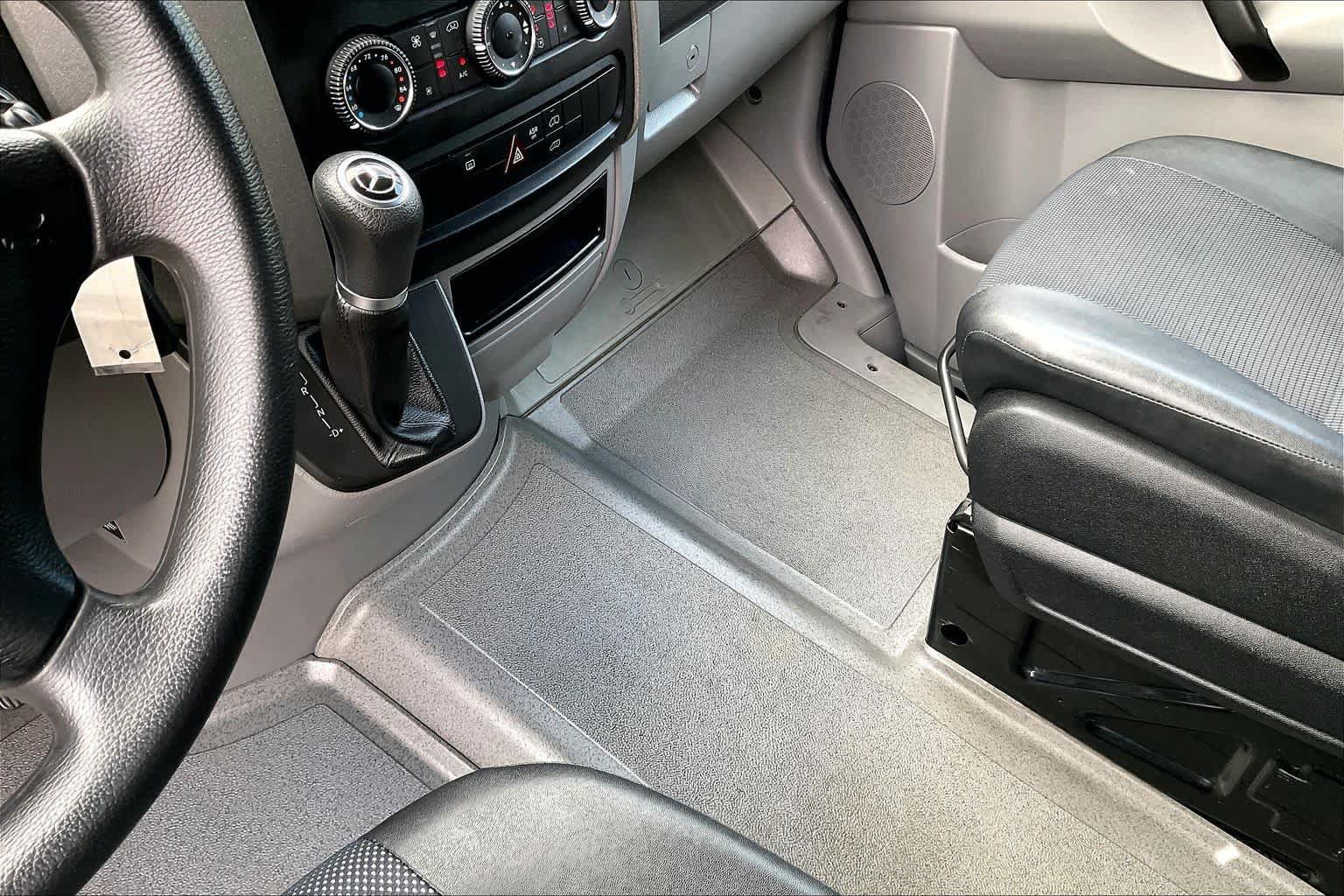 Used 2018 Mercedes-Benz Sprinter 2500 image 16