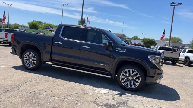 Used 2024 GMC Sierra 1500 Denali w/ Denali Reserve Package AWD/4WD image 2