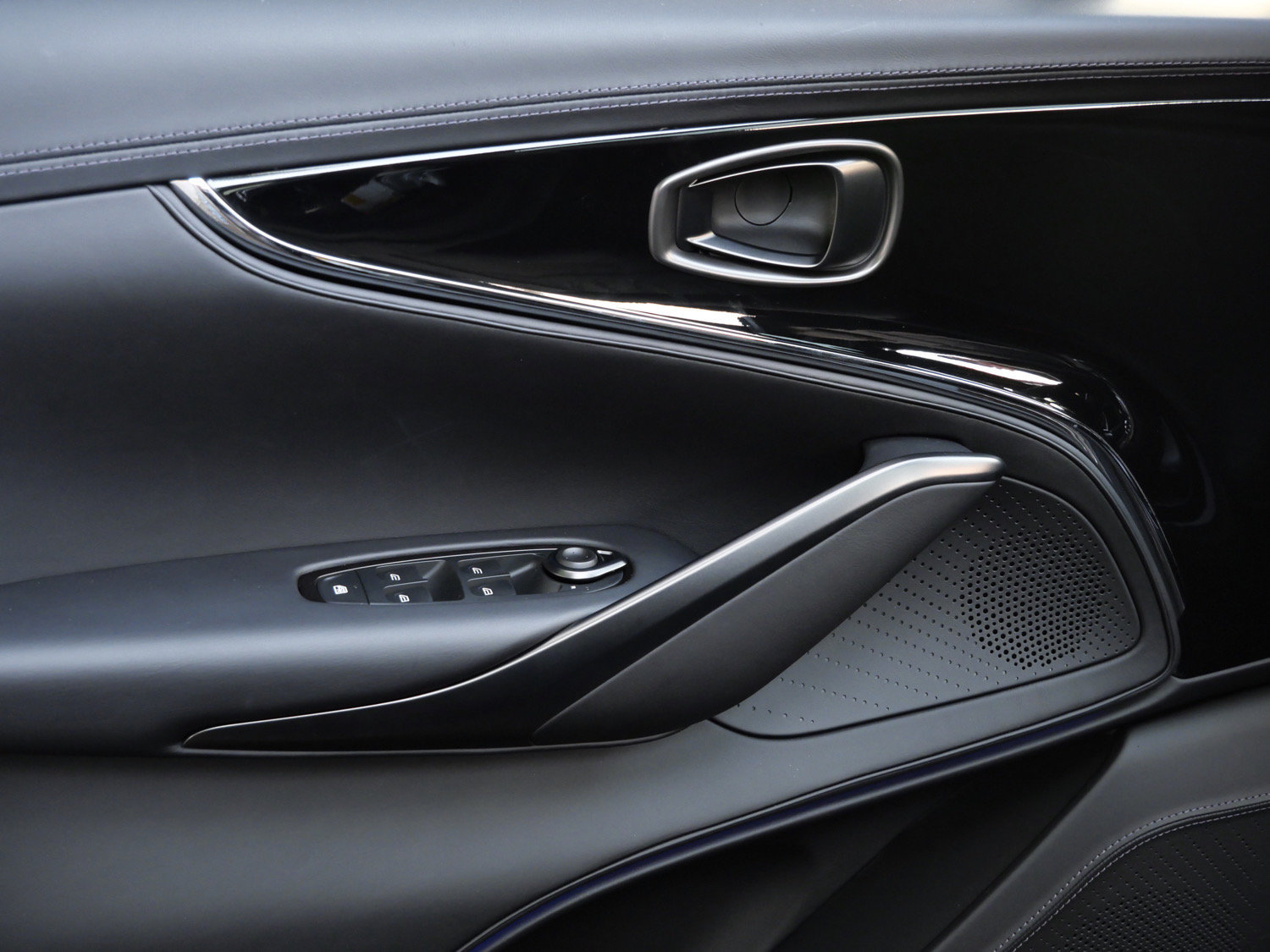 New 2026 Aston Martin DBX S AWD/4WD image 19