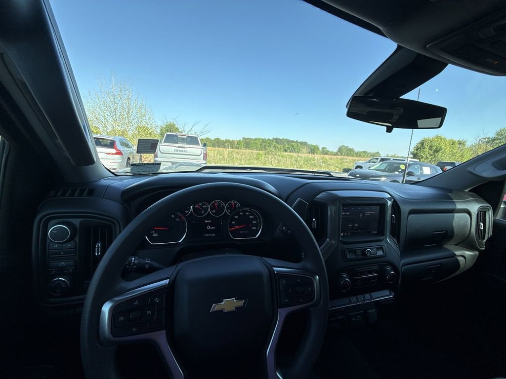 Used 2022 Chevrolet Silverado 2500 Custom w/ Custom Convenience Package image 16