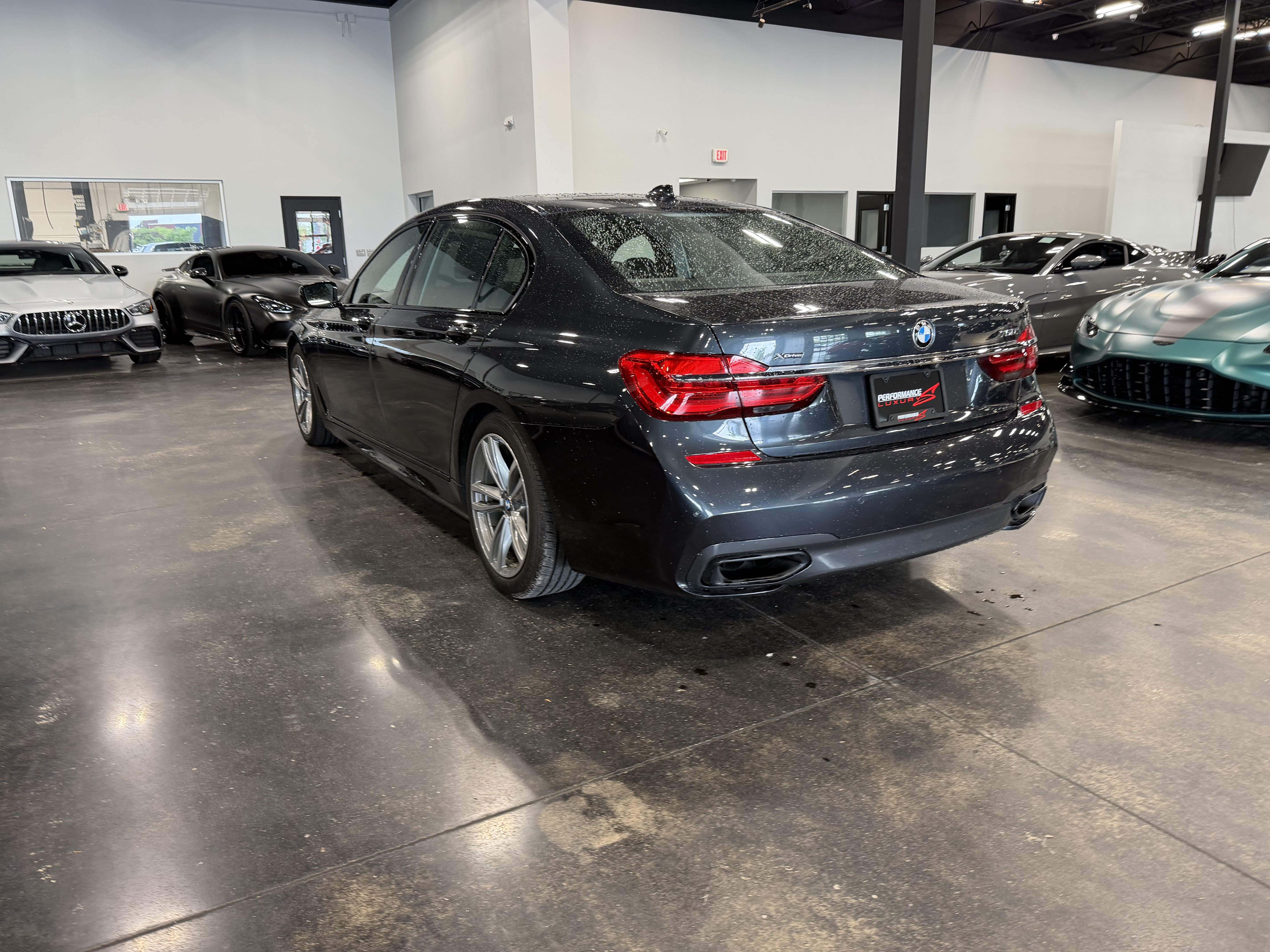 Used 2019 BMW 750i xDrive w/ Executive Package AWD/4WD image 3