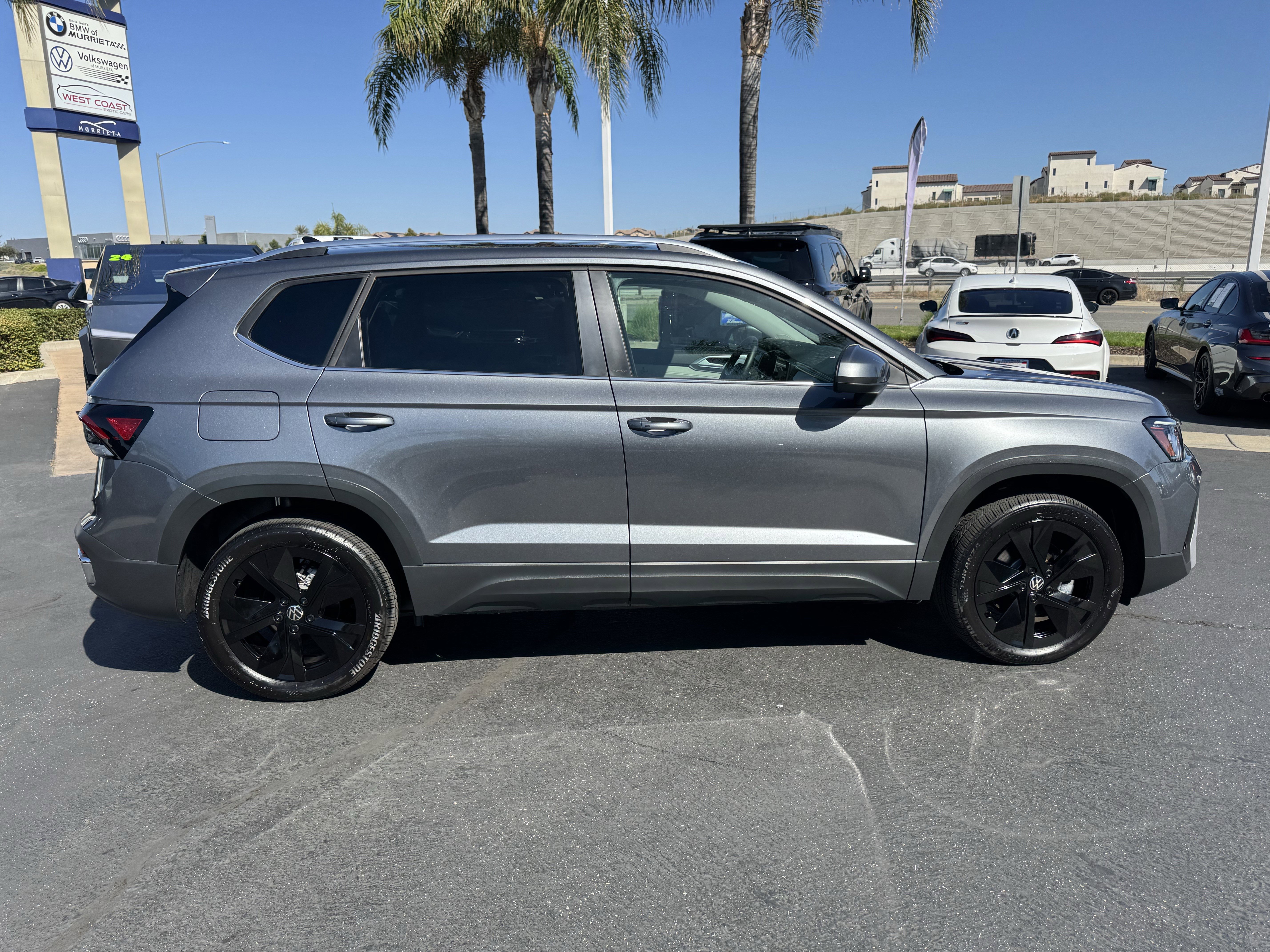 Used 2025 Volkswagen Taos SE image 11