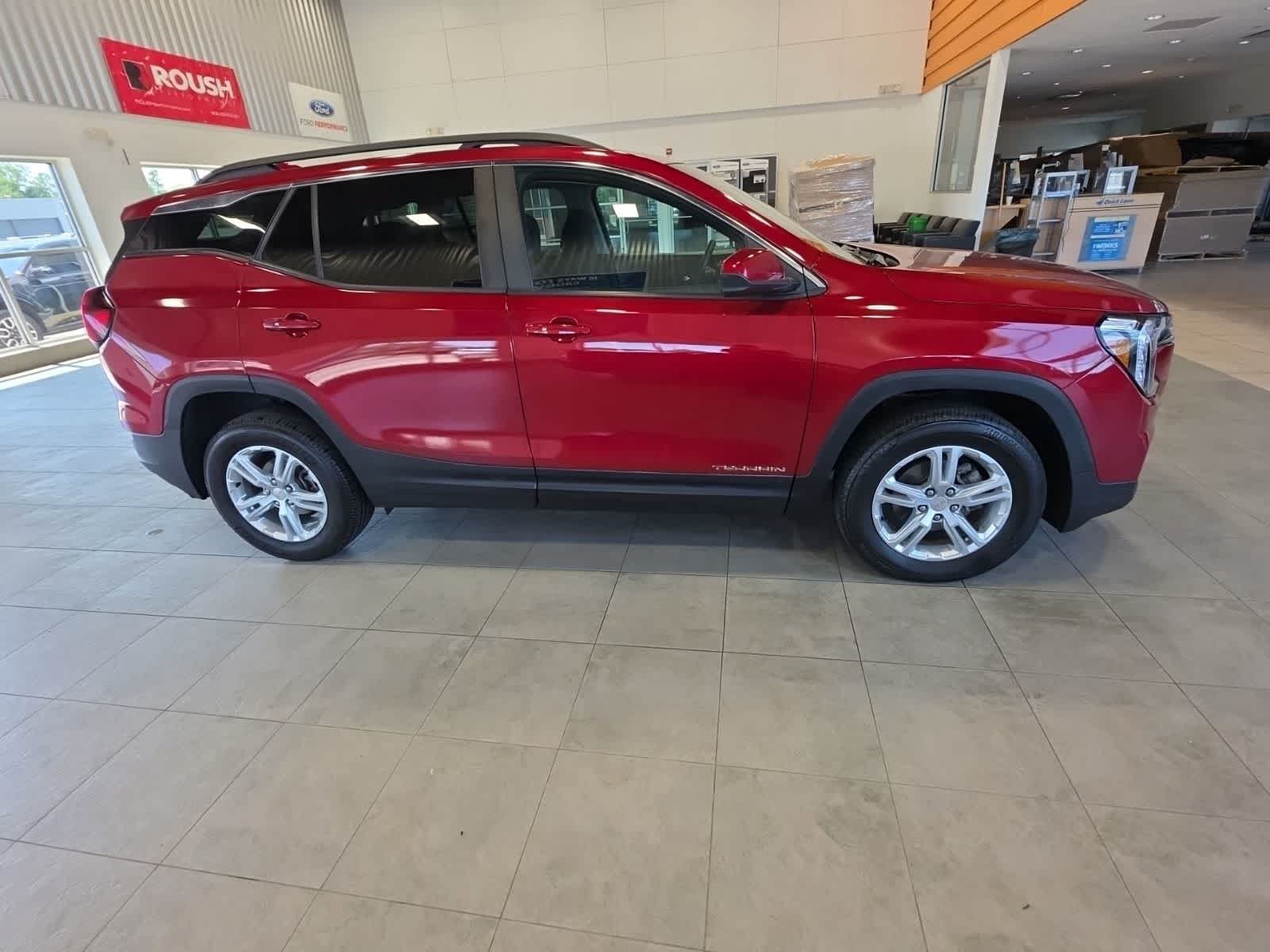 Used 2022 GMC Terrain SLE w/ Driver Convenience Package AWD/4WD image 6