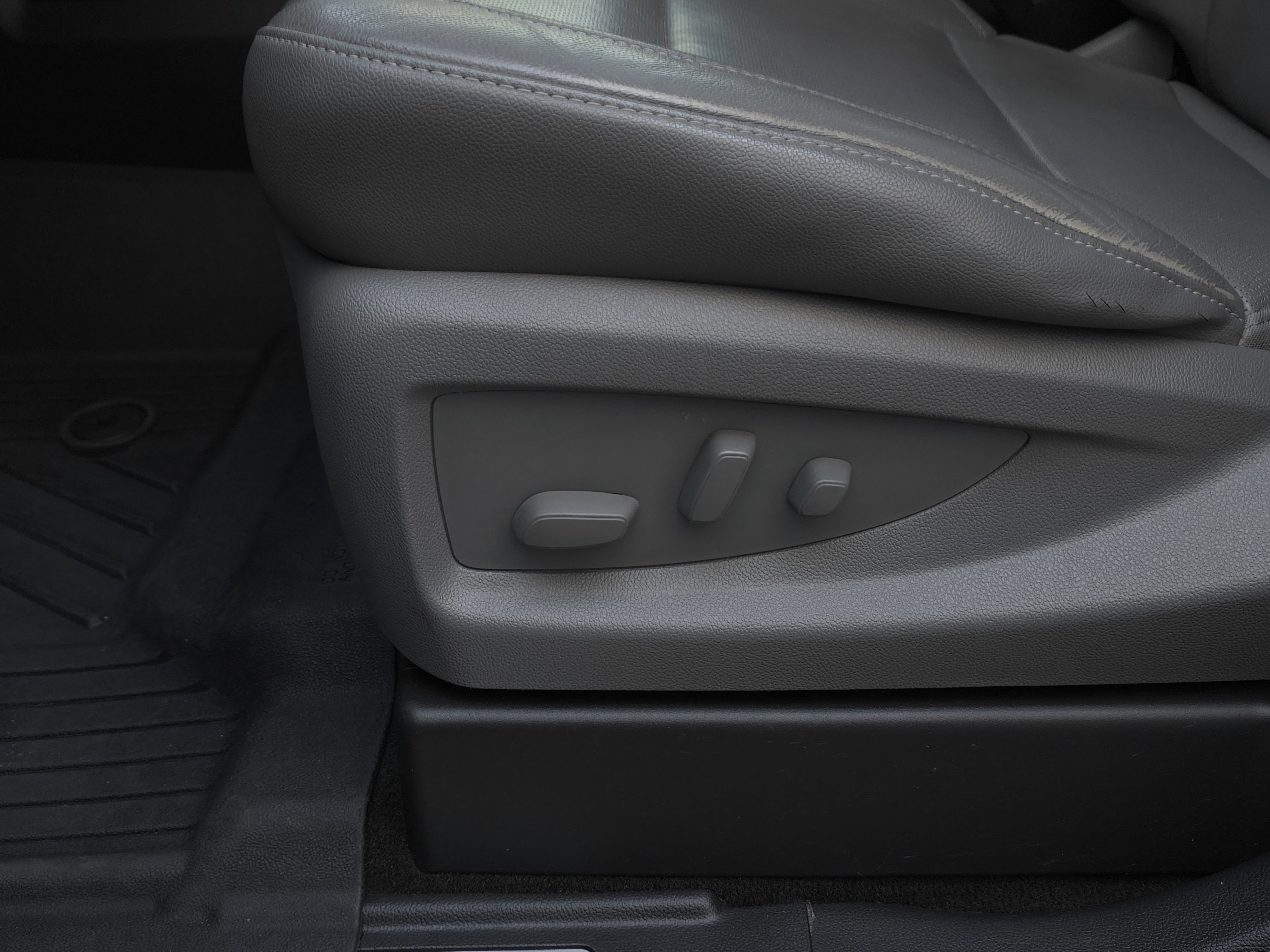 Used 2018 Chevrolet Silverado 1500 LTZ Z71 w/ LTZ Plus Package image 11