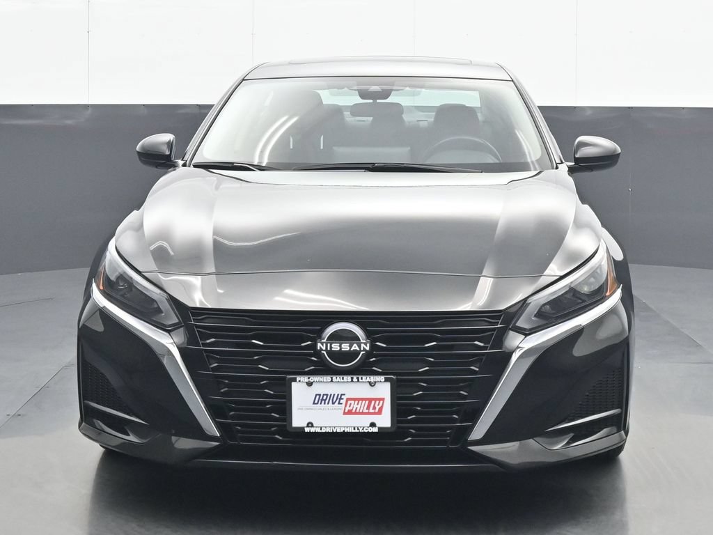 Used 2024 Nissan Altima 2.5 SV w/ SV Premium Package FWD image 1