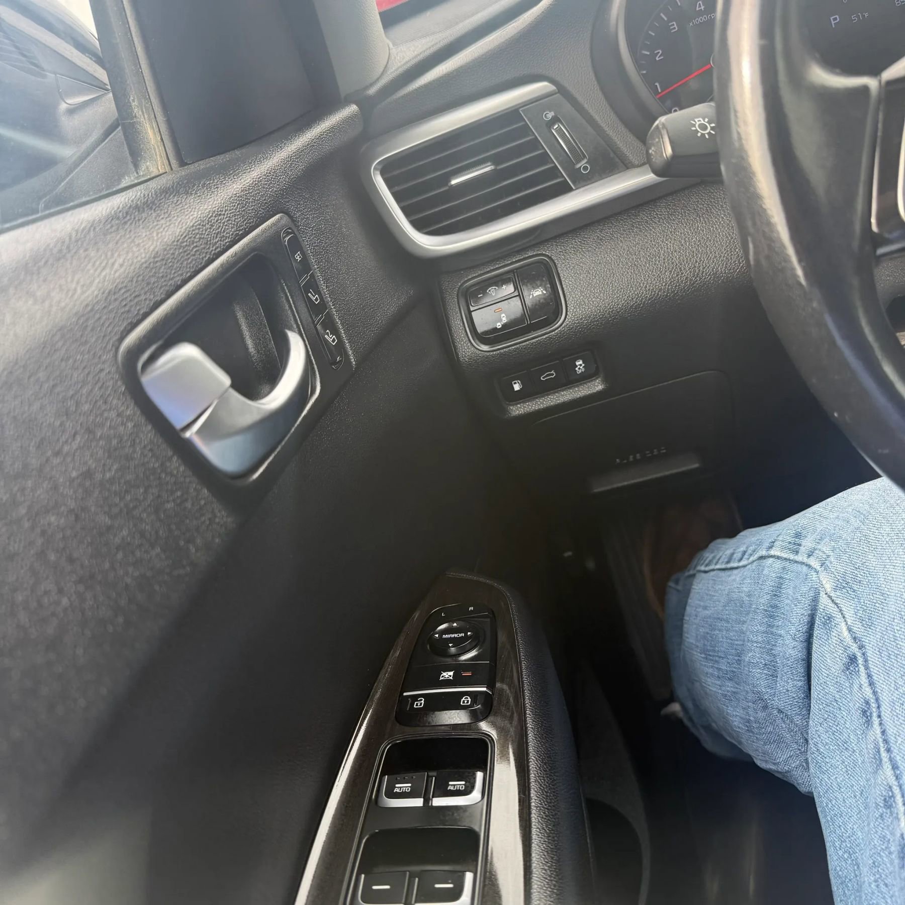 Used 2020 Kia Optima Premium FWD image 20