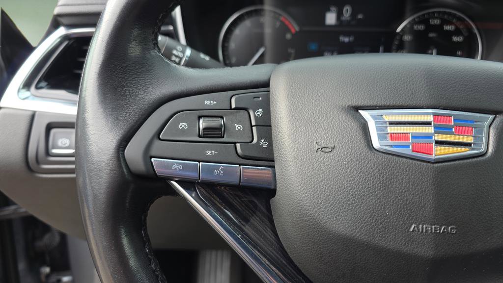 Used 2022 Cadillac XT6 Premium Luxury image 14